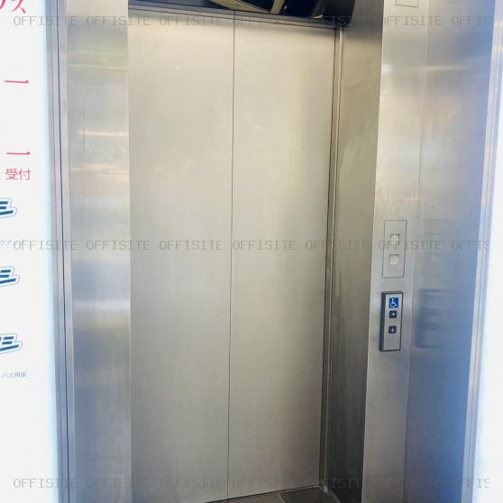 ヒューリック新宿３丁目ビルのエレベーター