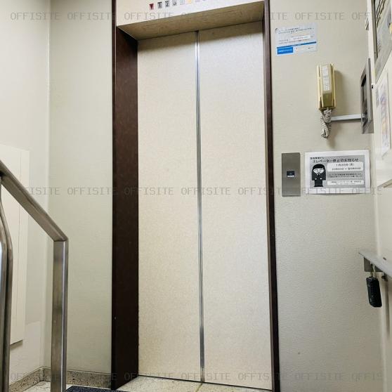 豊島興業ビルのエレベーター