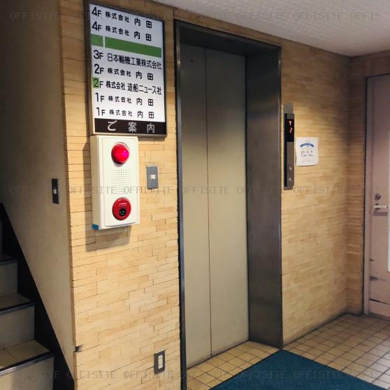 内田（岩本町）ビルのエレベーター