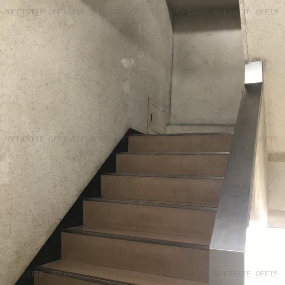 山本ビルの階段