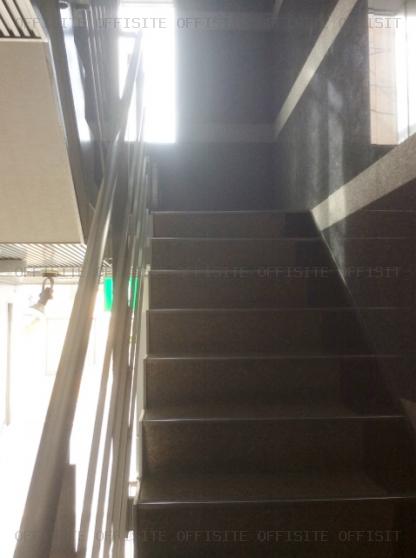 エムエス東中野ビルの階段
