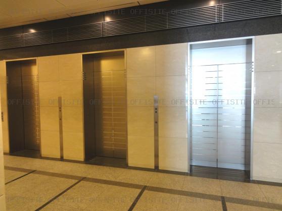 銀洋新横浜ビルのエレベーター