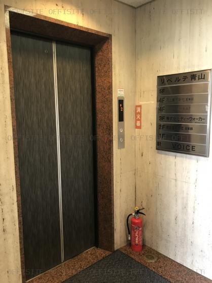 リベルテ青山のエレベーター