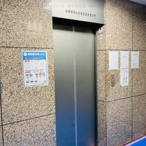第１２南日本ビルのエレベーター