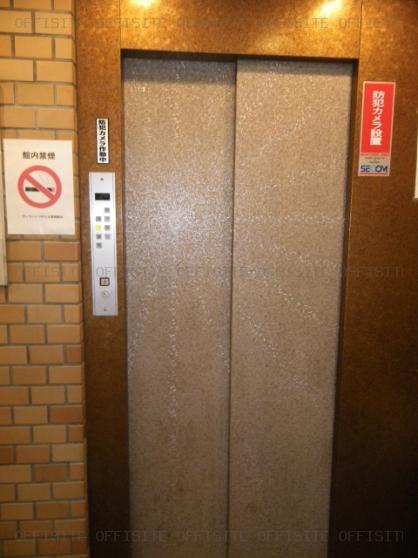 ヴェラハイツ代々木のエレベーター