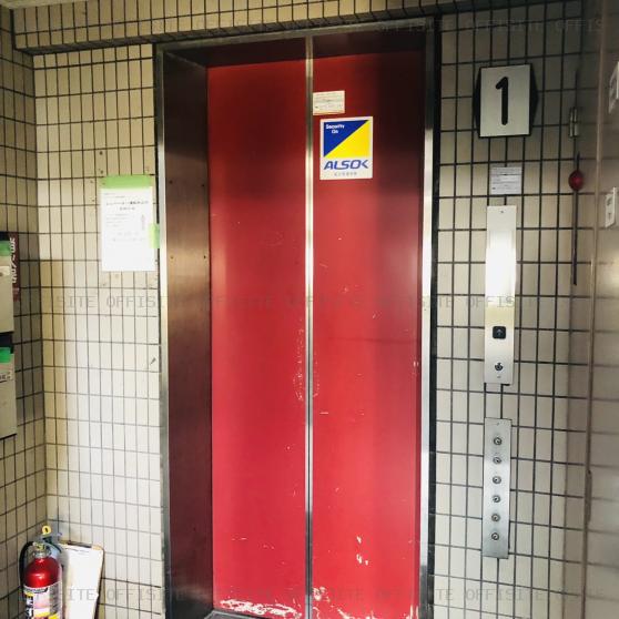 新蒲田１８ビルのエレベーター