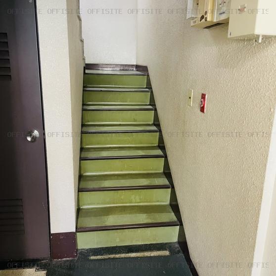 斎藤ビルの階段