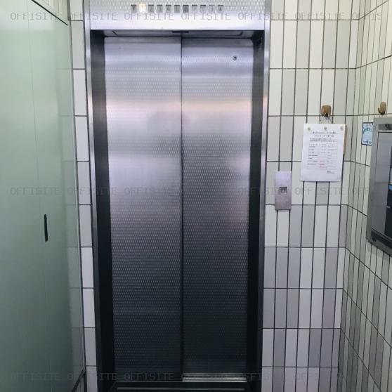 第３アマシンビルのエレベーター