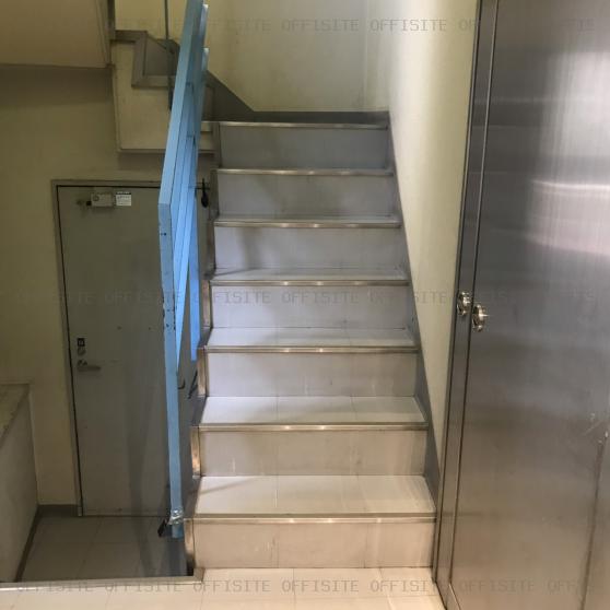 青葉台タワーアネックスの階段