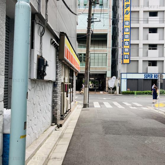 日本色素本社ビルのビル前面道路