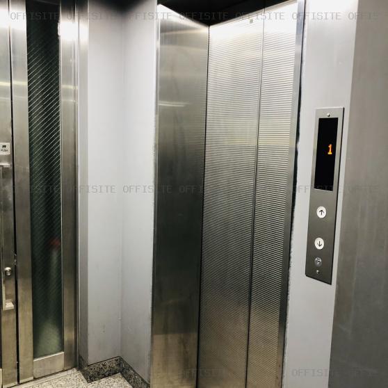 ルネ湯島ビルのエレベーター