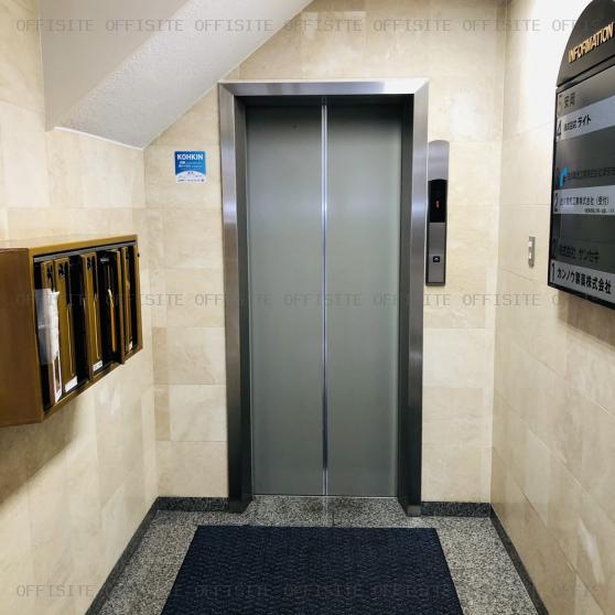 安岡ビルのエレベーター