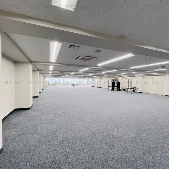 新横浜丸文ビルの5階室内