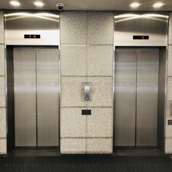 明治安田生命横浜西口ビルのエレベーター