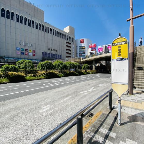 安嶋中央ビルのビル前面道路