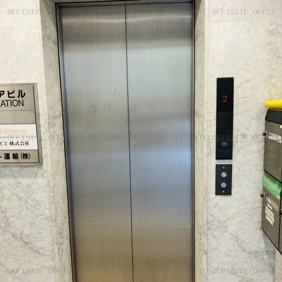カメリアビルのエレベーター