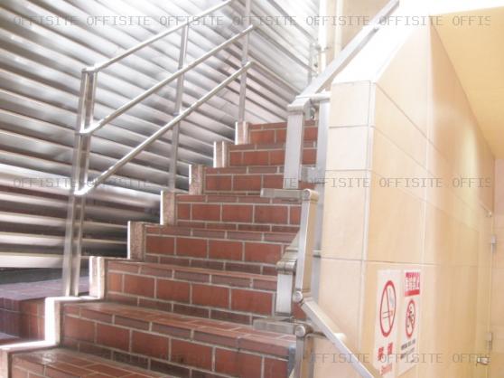 赤坂青明会館の階段