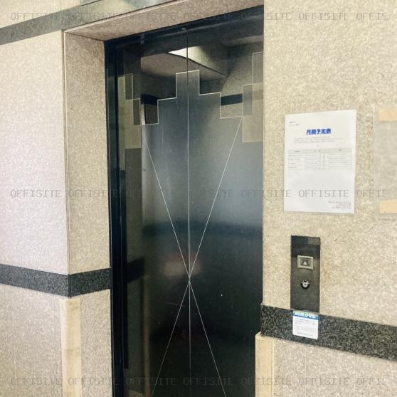 蒲田ビルのエレベーター