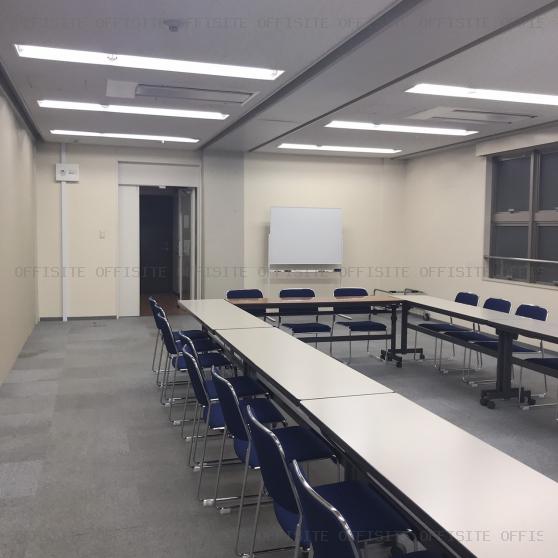 ラパスビル東京労働会館の室内