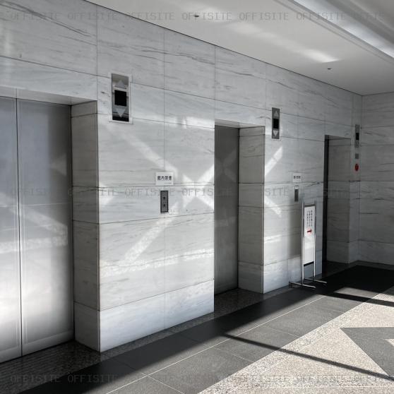 シモモトビルのエレベーター