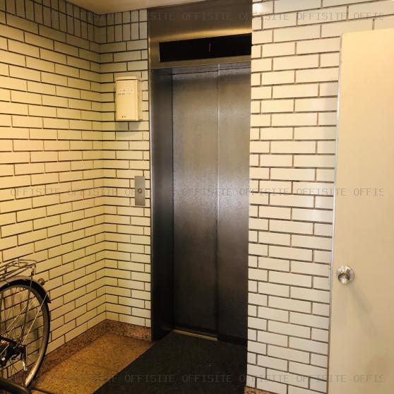 吉田ビルのエレベーター