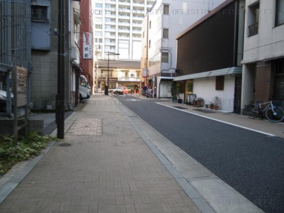 浜松町ビルのビル前面道路