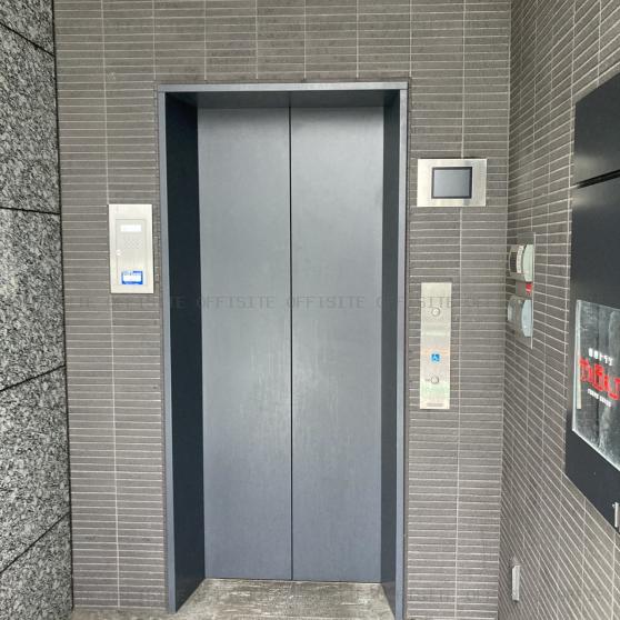 山燃２ビルのエレベーター