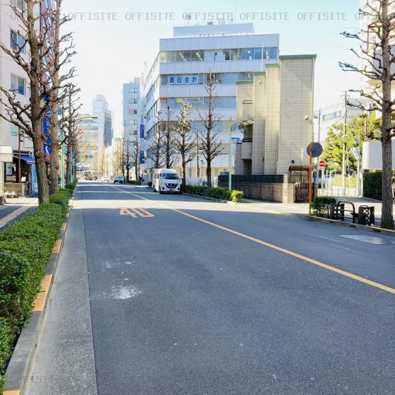 イトーピア武蔵野プランマークのビル前面道路