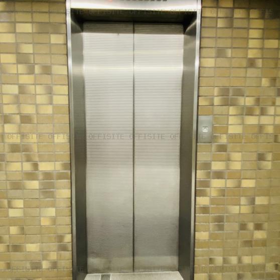湯島ベアービルのエレベーター