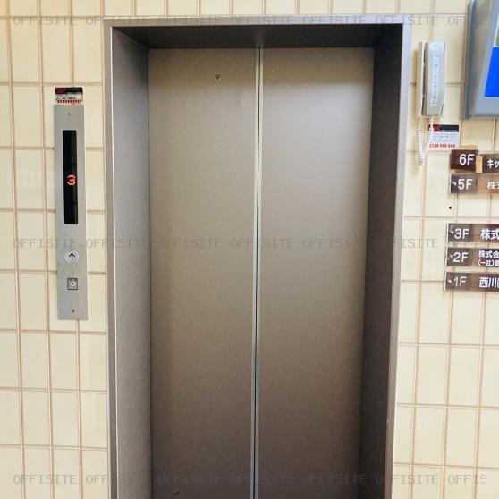 京桜興産ビルのエレベーター