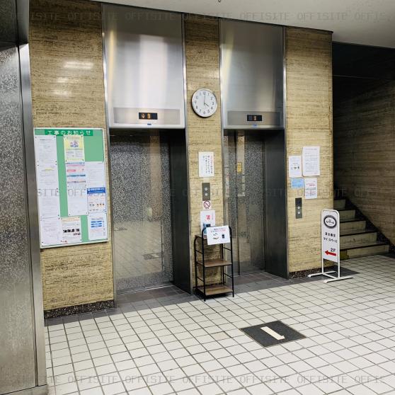 新橋駅前ビル２号館のエレベーター