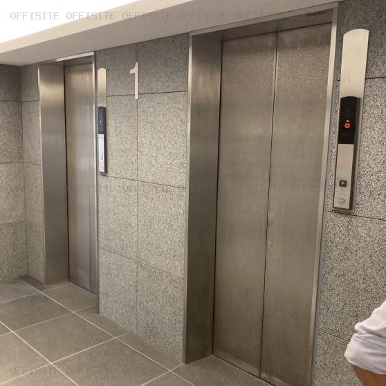 銀座ウイングビルのエレベーター