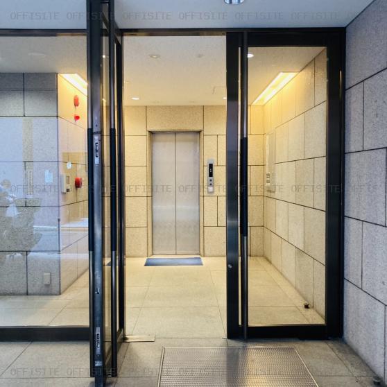 赤坂光洋ビルのオフィスビル出入口