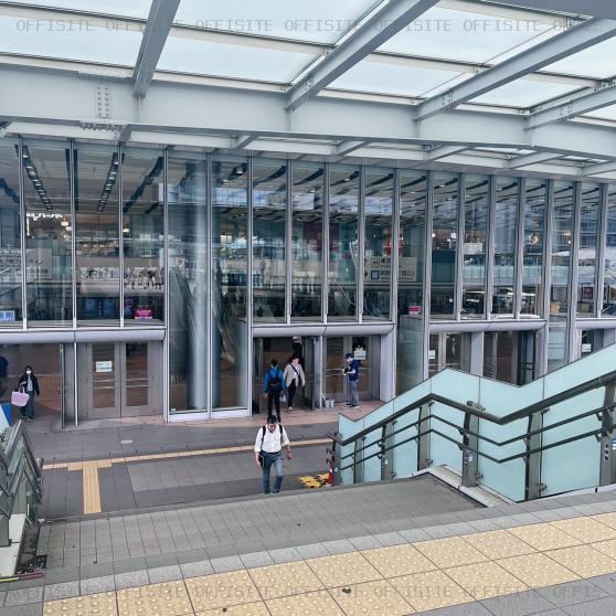 新横浜中央のビル直結新横駅