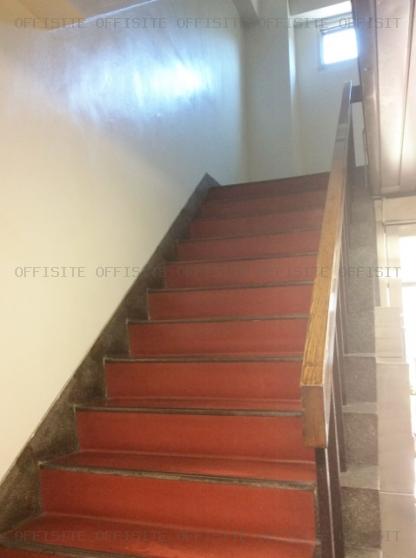 小島ビル新館の階段