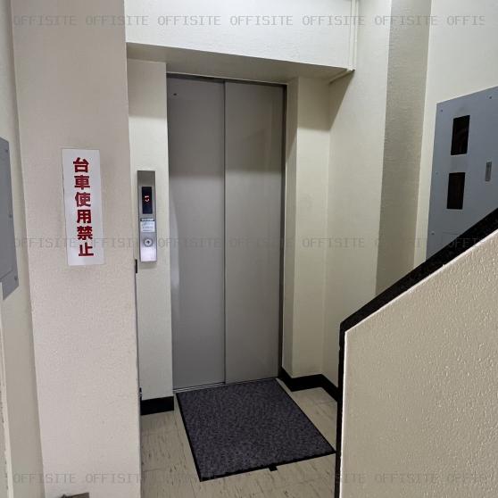 岩田ビルのエレベーター