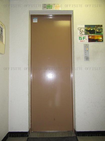 藤沢ビルのエレベーター