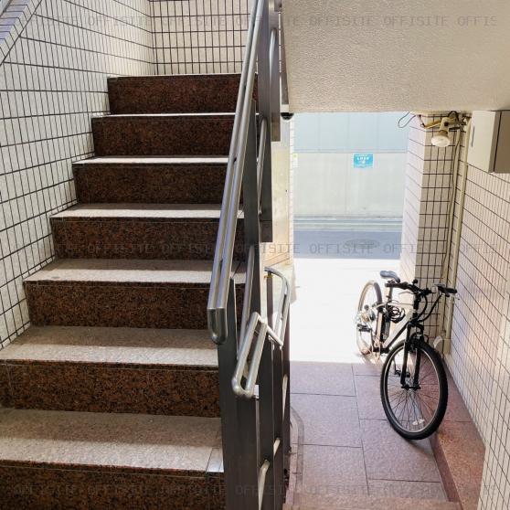 吉野ビルの内階段