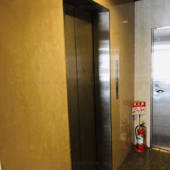 しんまつビルのエレベーター