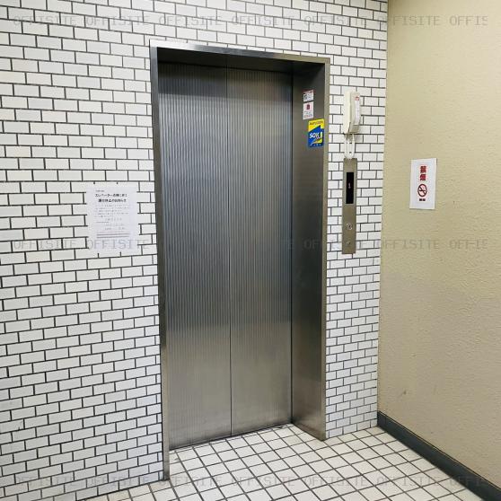 ランザン５ビルのエレベーター
