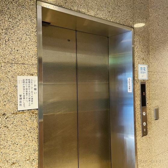 ＮＩＴ築地ビルのエレベーター