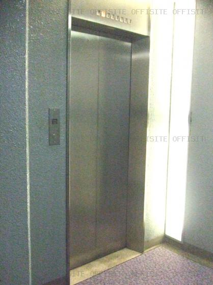 池袋パークサイドビルのエレベーター