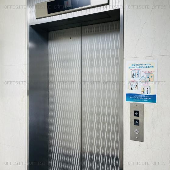 ＡＭビルのエレベーター
