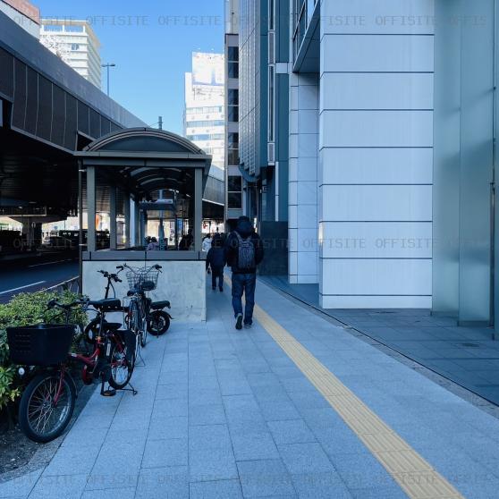 Ｄａｉｗａ渋谷スクエア（グラスシティ渋谷）の前面歩道