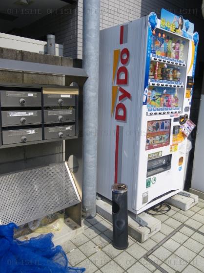 笹塚パインビルの自動販売機