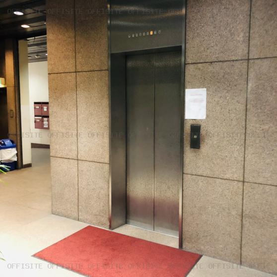 清話会ビルのエレベーター