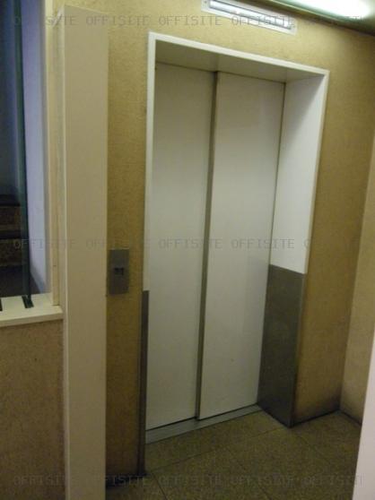クレグラン銀座ビルのエレベーター