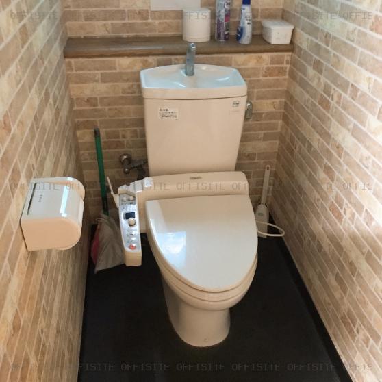 ハイツ本町ビルの1階 トイレ