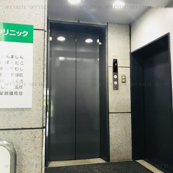 大阪屋ビルのエレベーター