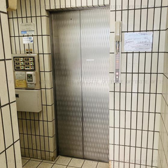 加賀屋南口ビルのエレベーター